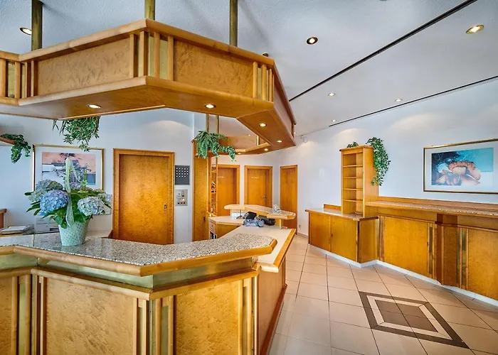 酒店 Zur Post 3*